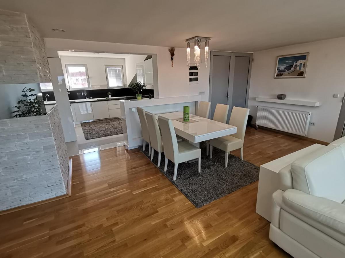 Atina Lux Hostel ليسكوفاك المظهر الخارجي الصورة