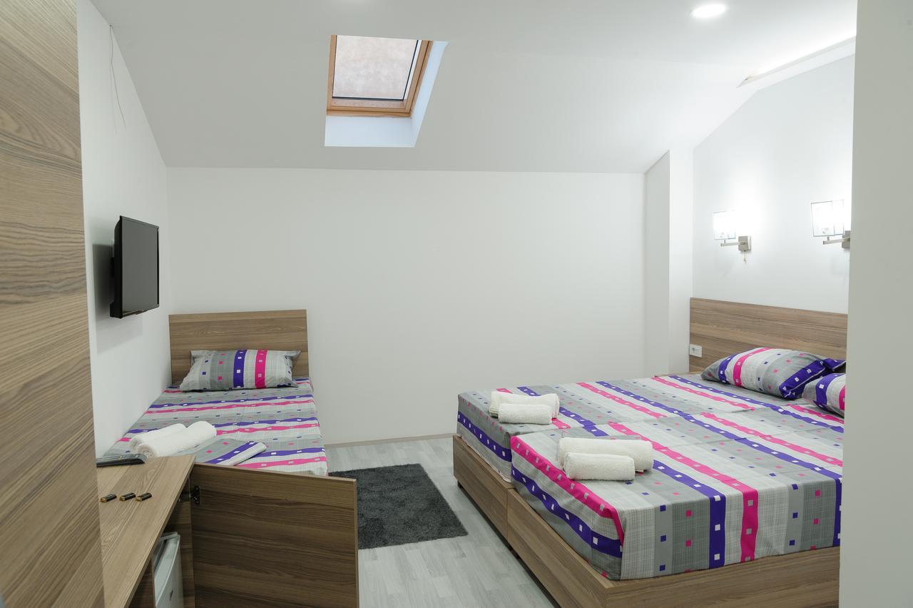 Atina Lux Hostel ليسكوفاك المظهر الخارجي الصورة