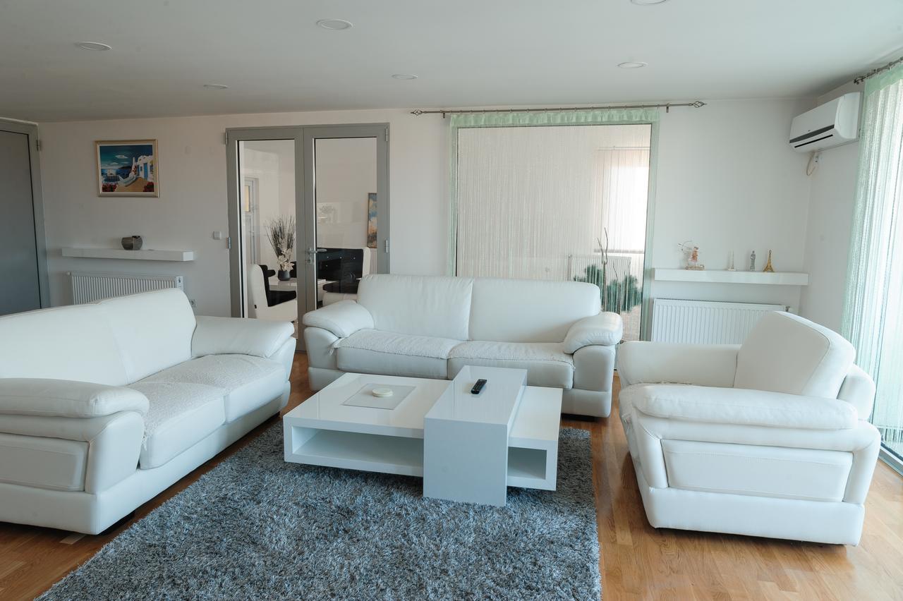 Atina Lux Hostel ليسكوفاك المظهر الخارجي الصورة