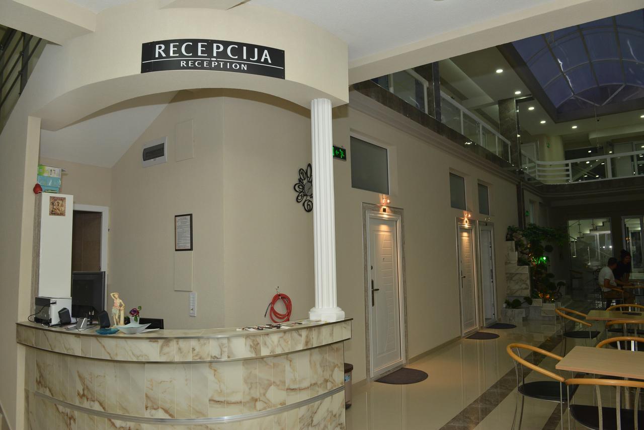 Atina Lux Hostel ليسكوفاك المظهر الخارجي الصورة