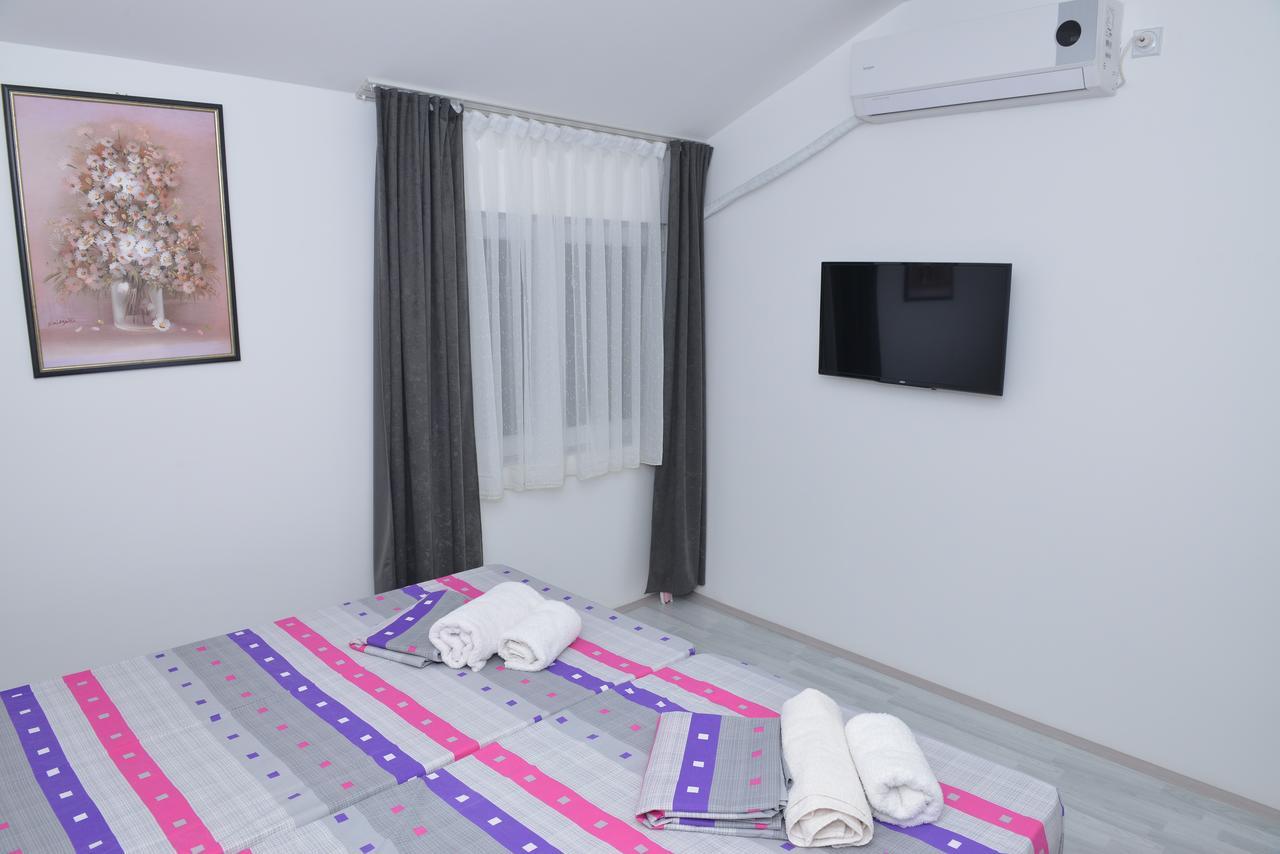Atina Lux Hostel ليسكوفاك المظهر الخارجي الصورة